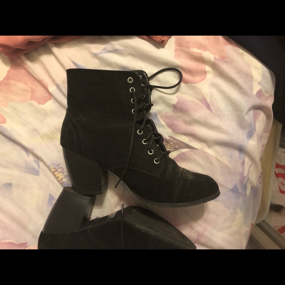 Black bootie